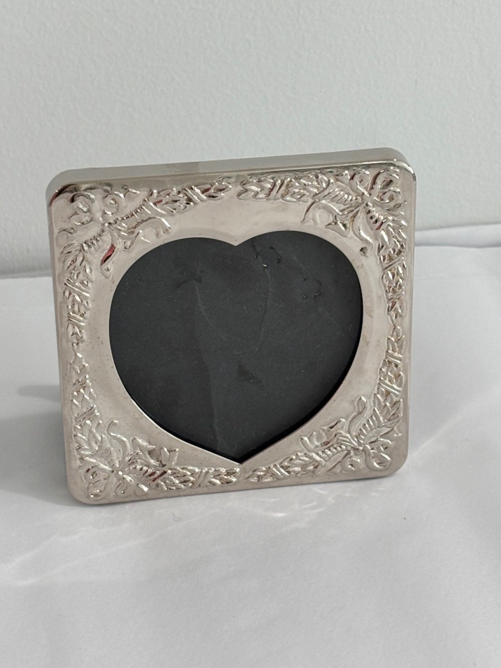 Vintage silver plated square tabletop picture frame heart shaped opening 4"x4"